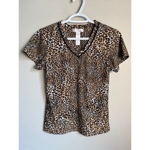 Lucy & Laurel Leopard Print V-Neck Short Sleeve Top S Brown Animal Print Bold